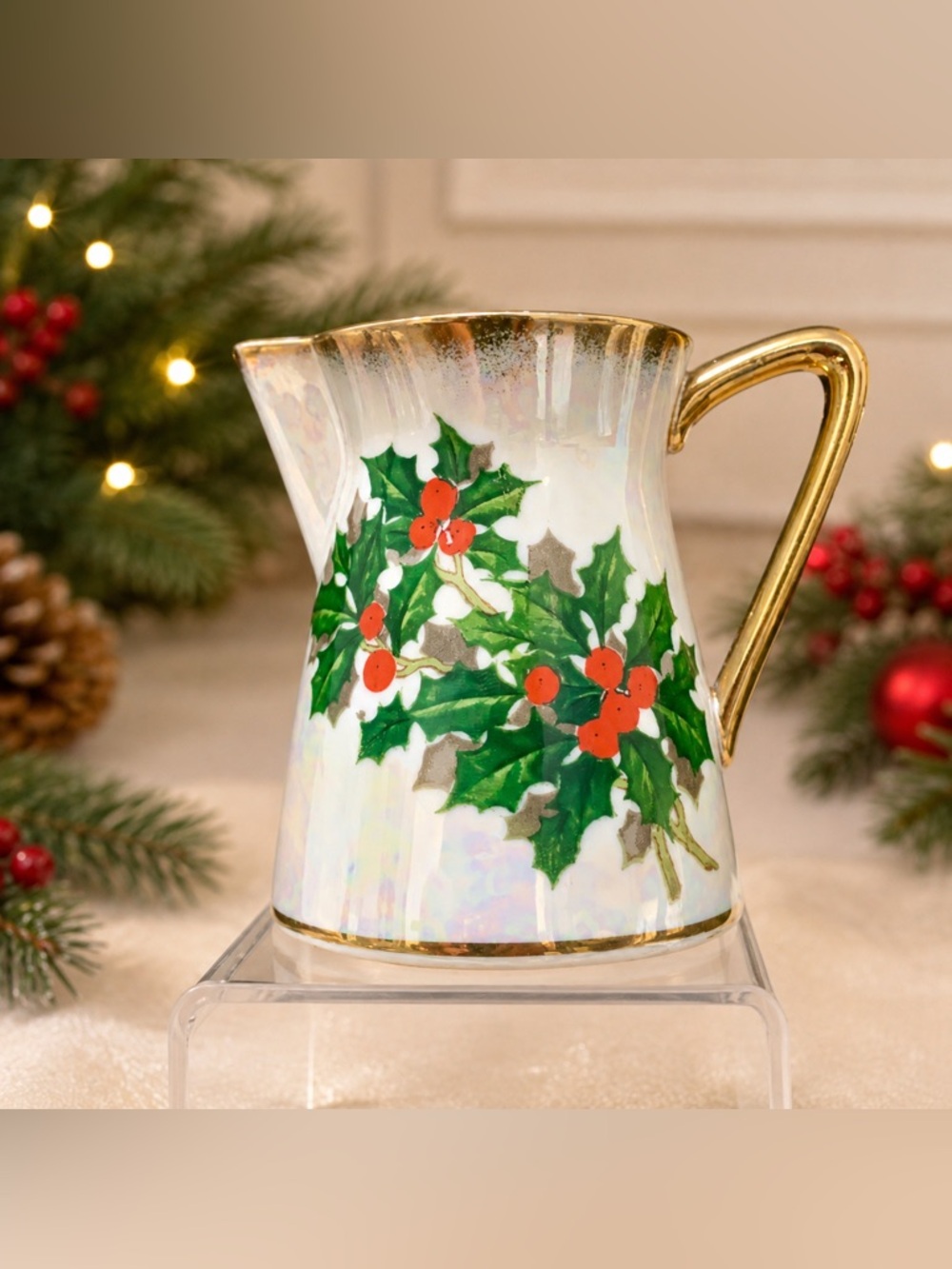 🔍 Vintage Ucagco Christmas Holly Lusterware Porcelain Creamer – Made in Japan